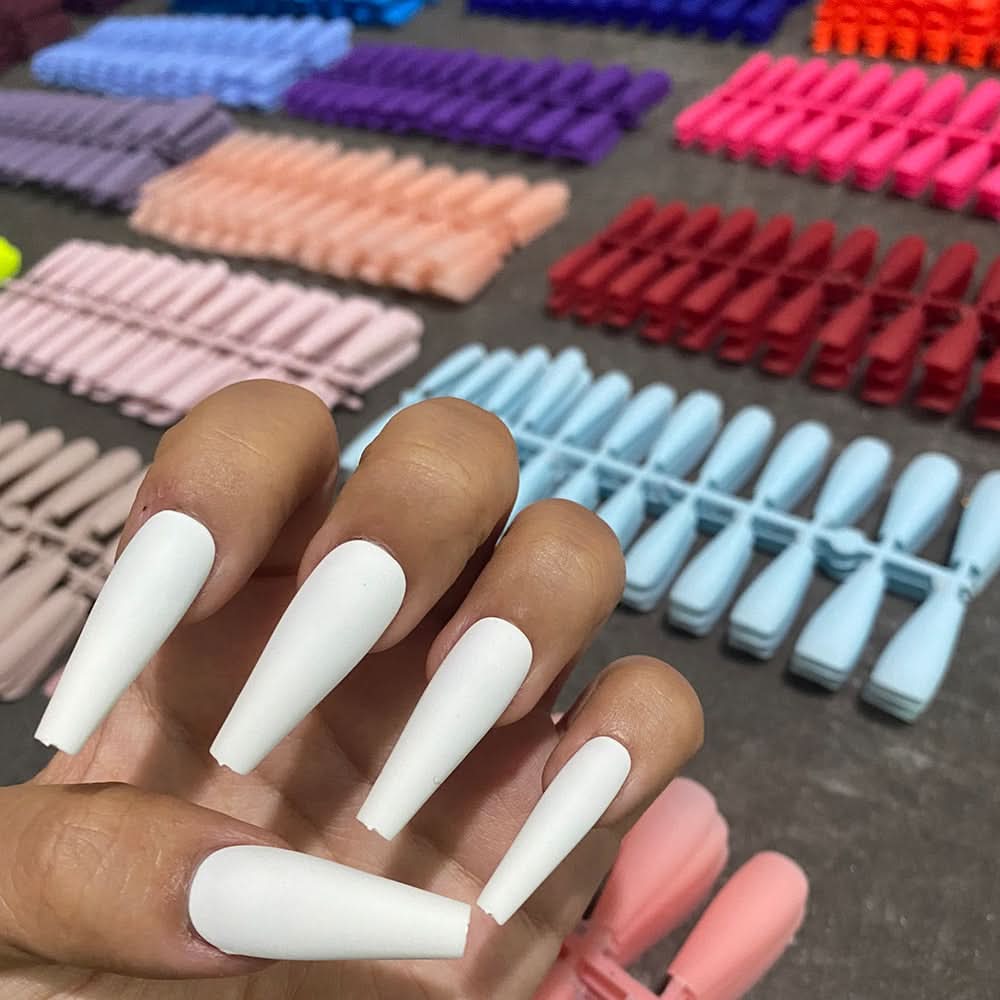 CHICNAILS – Matte Press-On Nägel für stilvolle Looks ohne Aufwand - sellene.de