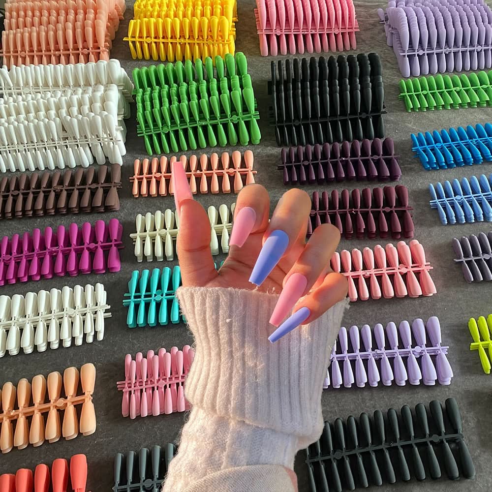 CHICNAILS – Matte Press-On Nägel für stilvolle Looks ohne Aufwand - sellene.de