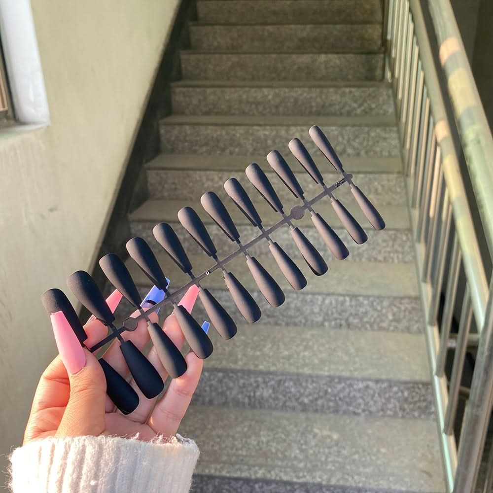 CHICNAILS – Matte Press-On Nägel für stilvolle Looks ohne Aufwand - sellene.de